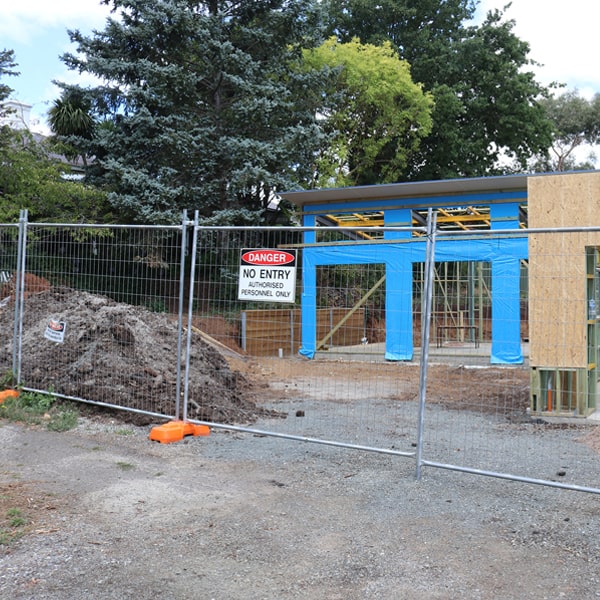 do you deliver and set up temporary fencing and what's the price for this in Cawood